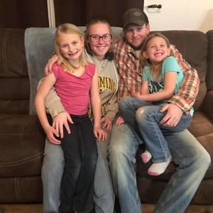 Meet your Posher, Cierra